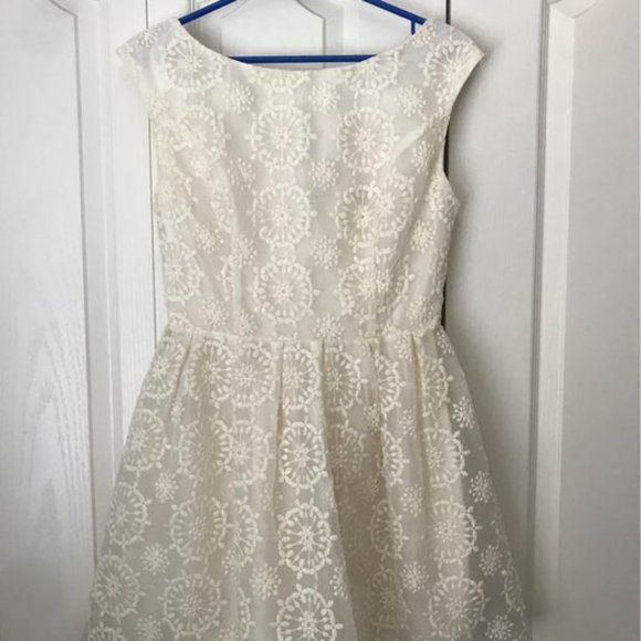Embroidered White Dress - Picture 3 of 7